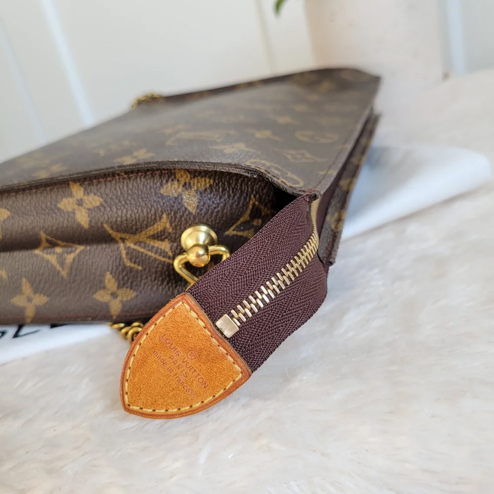 Louis Vuitton Monogram Toiletry 26 -  Clutch Chain Shoulder Bag Crossbody